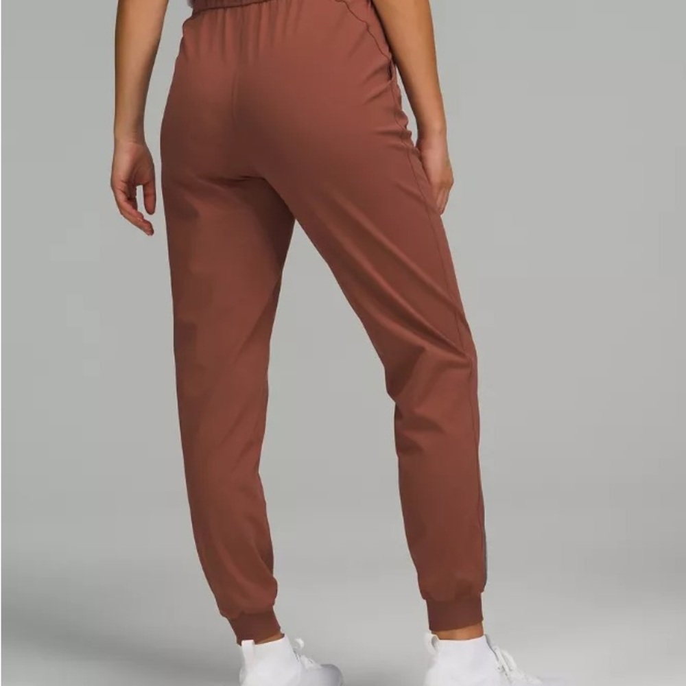 Lululemon High Rise Camo Joggers - Picture 5 of 5